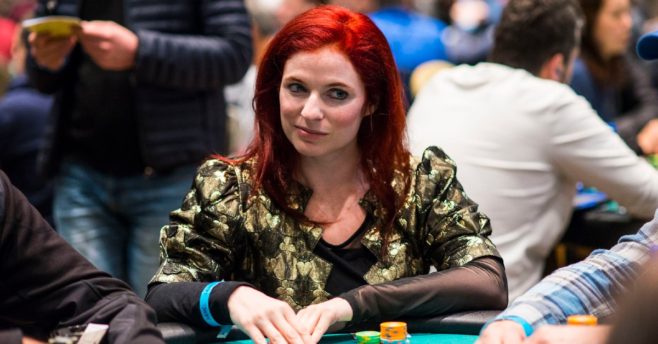 Che scoppio per la bella Alexandra Botez nel Main WSOP! Perde con K-K al  98%