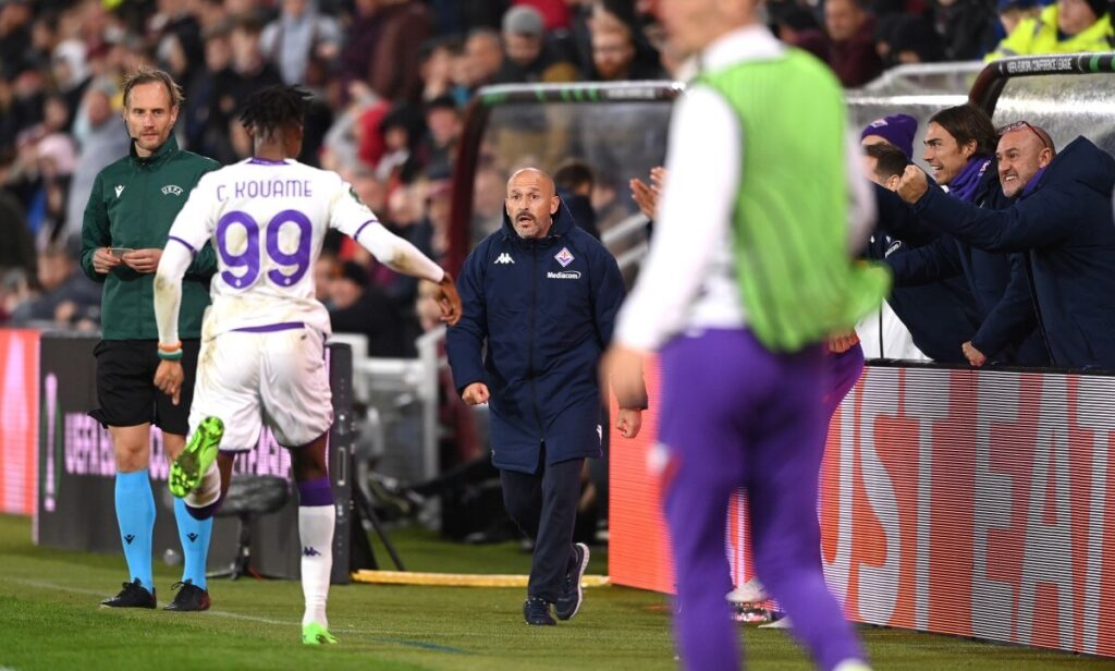 Christian Kouamé e Vincenzo Italiano in Hearts-Fiorentina di Conference League
