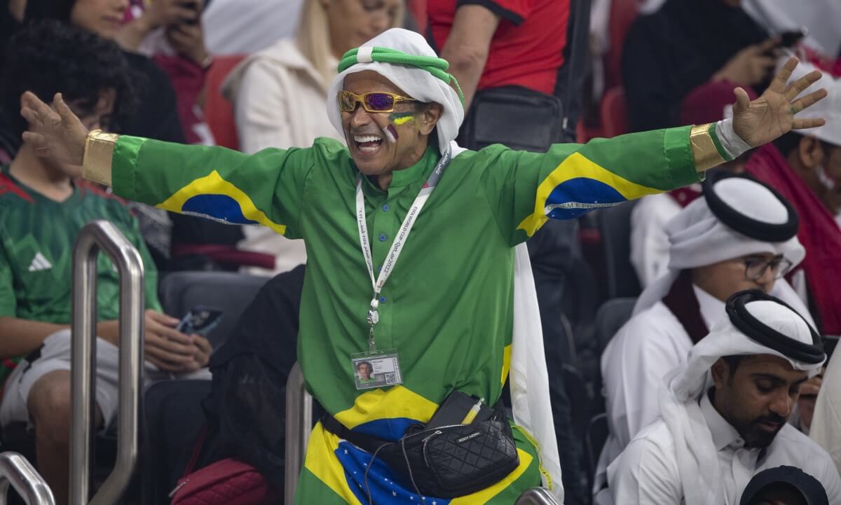 Un tifoso del Brasile in Qatar