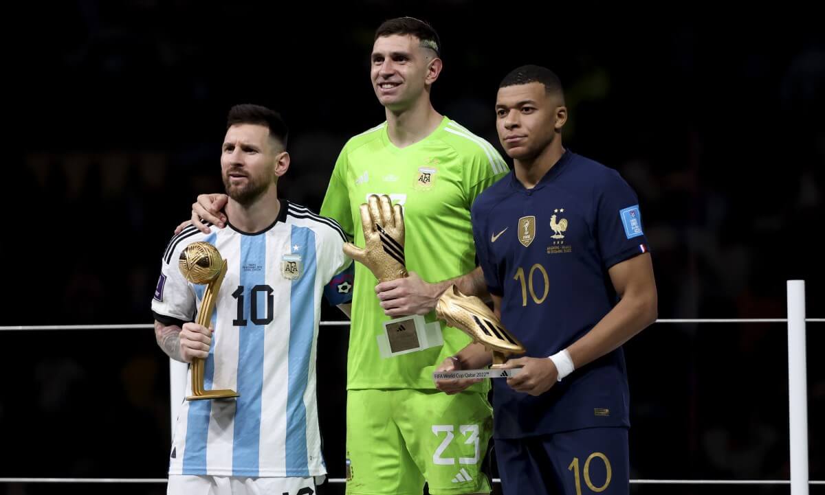 Leo Messi, Emiliano Martinez e Kylian Mbappé
