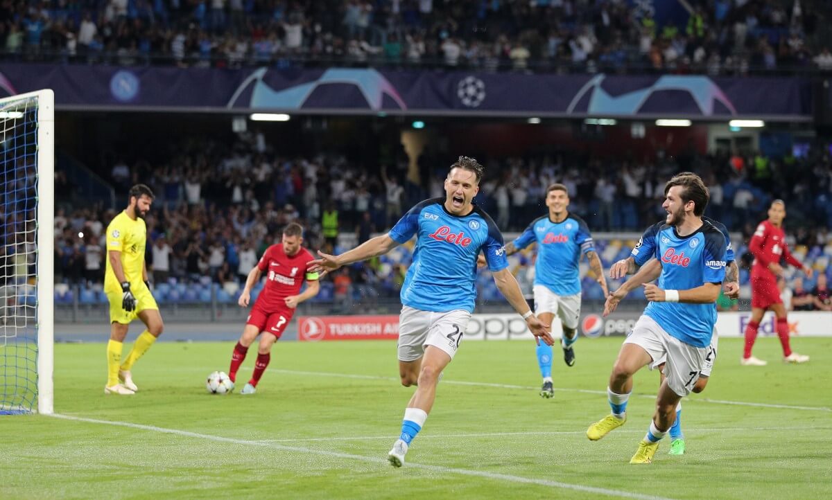 Napoli: Zielinski festeggia il gol contro il Liverpool