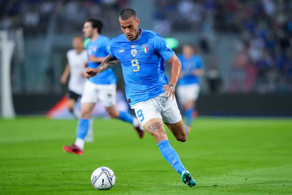 nuovo attaccante roma