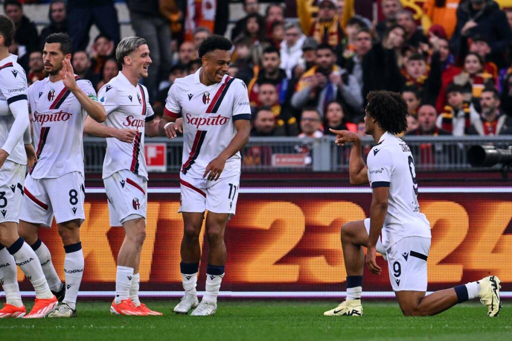 zirkzee esulta dopo il suo in roma-bologna cher vale la champions