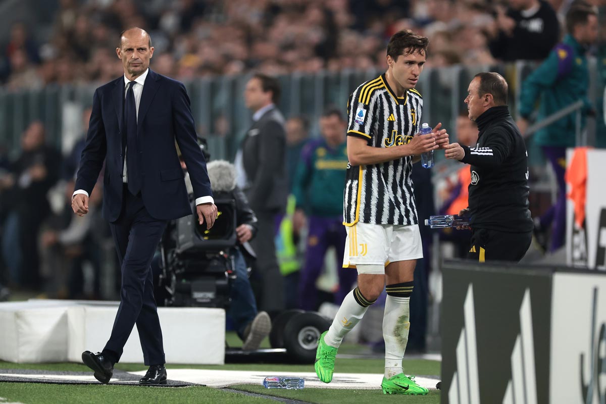 Federico Chiesa e Allegri della Juventus impegnato nella lotta Champions