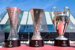 i trofei delle tre coppe europee nel calcio