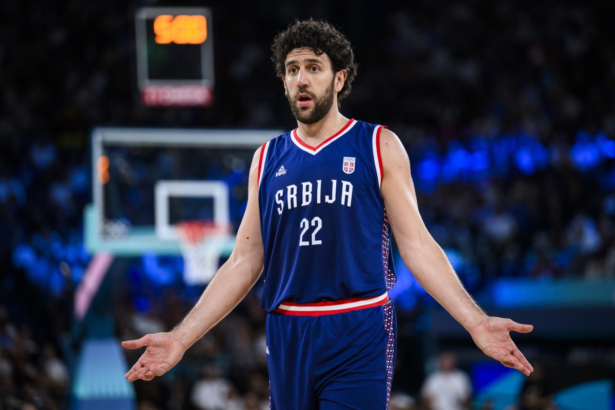 Vasilije Micic con la maglia della Serbia