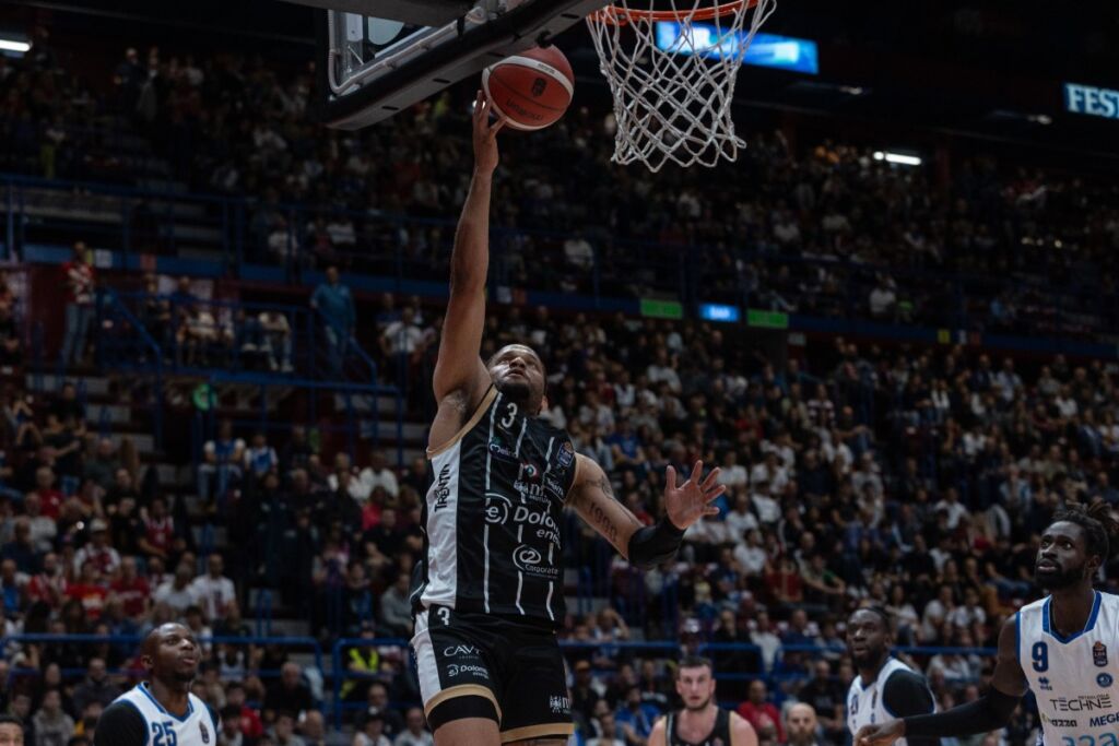 Devanté Jones della Dolomiti Energia Trentino