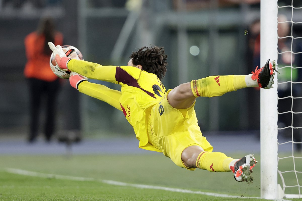 Mile Svilar della Roma