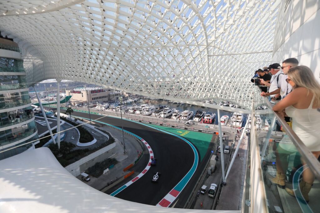 Vista del circuito di Yas Marina, sede del Gran Premio di Abu Dhabi