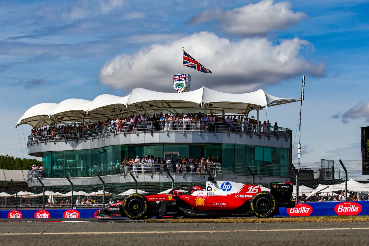 La Ferrari di Charles Leclerc durante il GP di Gran Bretagna